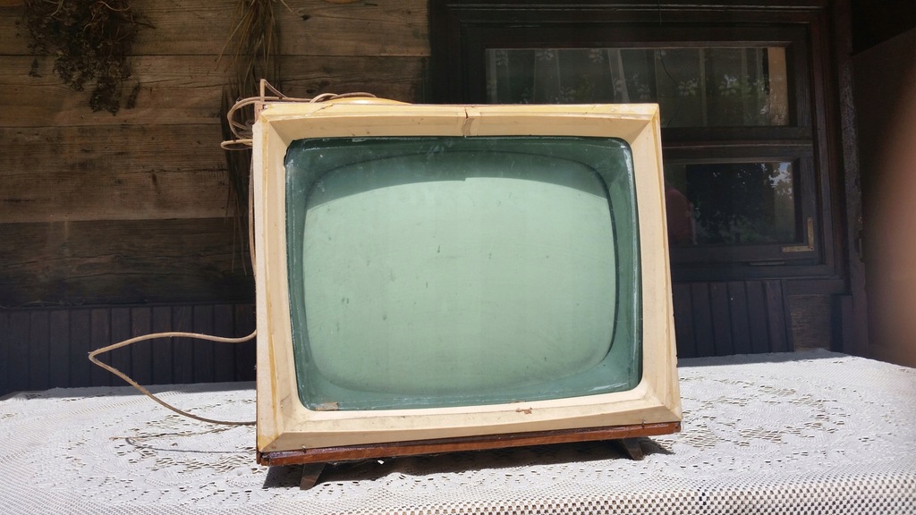 Stary telewizor Aladyn 2
