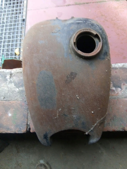 MZ RT 125 BAK, ZBIORNIK PALIWA