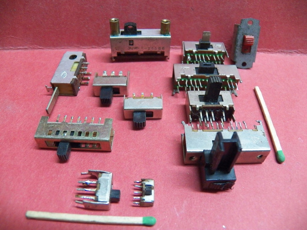 Mikroprzełączniki - 12 sztuk w kpl
