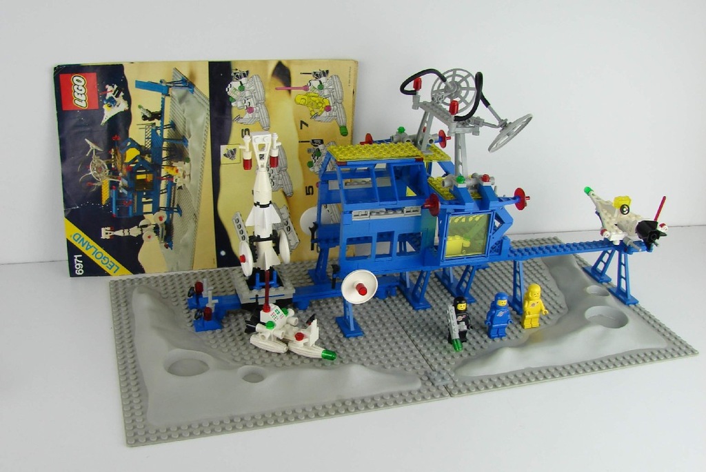 LEGO ® CLASSIC SPACE 6971 Inter-Galactic Command Base