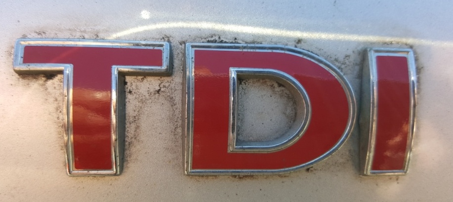 EMBLEMAT CZERWONE TDI GOLF 4 ARL BORA