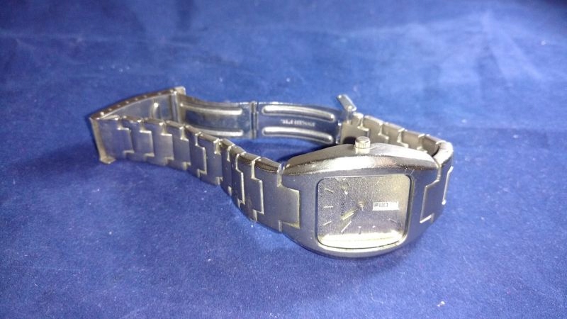 ZEGAREK SHARP QUARTZ Z DATOWNIKIEM