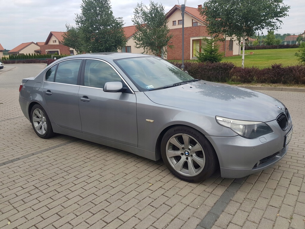 BMW E60 545 4.4 V8 333KM
