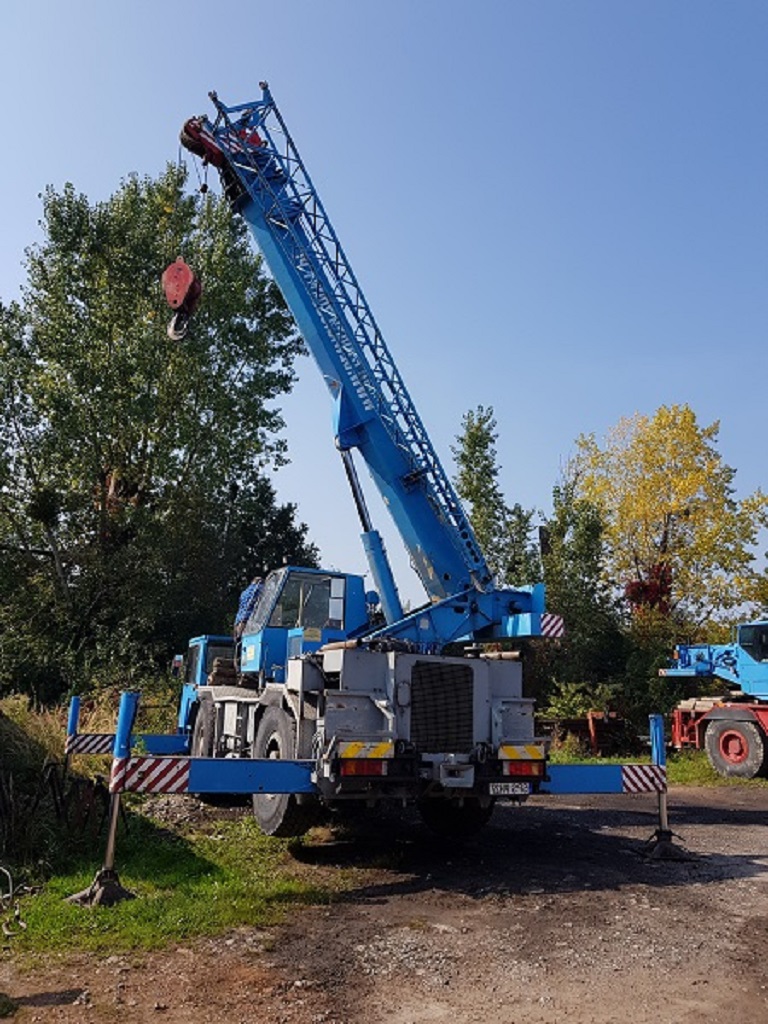 ŻURAW SAMOCHODOWY LIEBHERR LTM 1030/ DŹWIG 30 TON