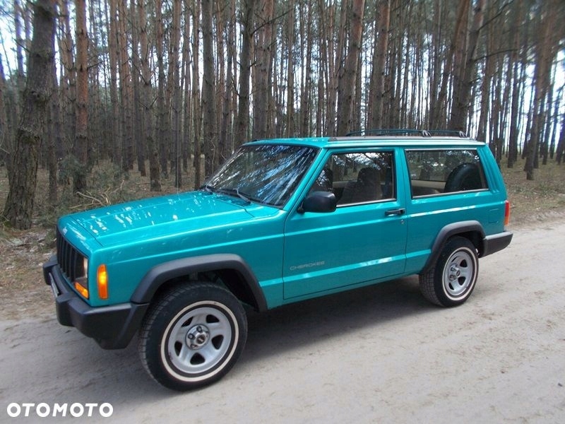 Jeep cherokee xj 3 drzwiowy 2.5b+gaz