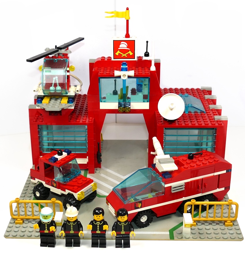 8semka LEGO CITY 6389 REMIZA STRAŻACKA 1990