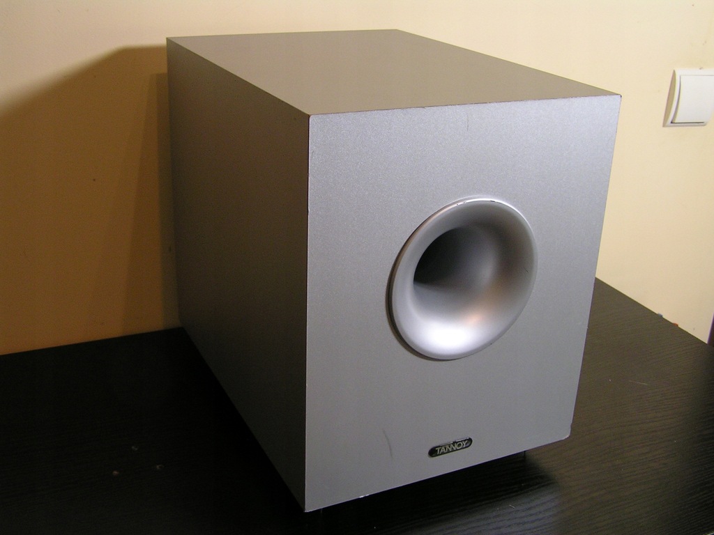 Subwoofer Tannoy EFX 120 Watt Polecam