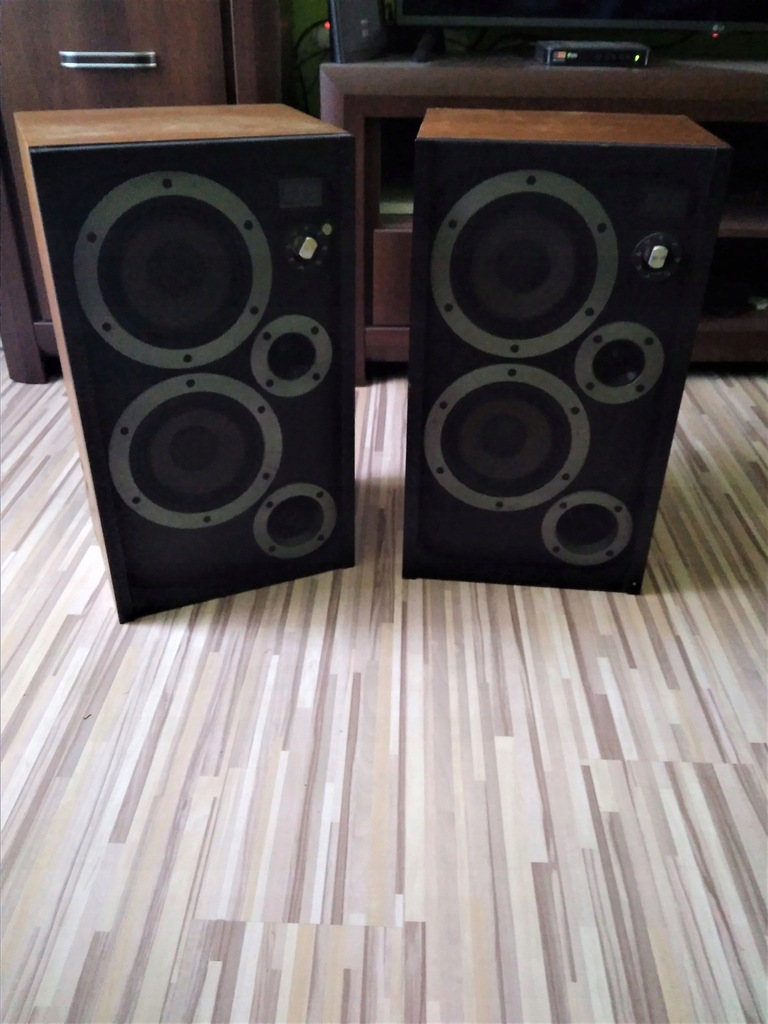 Kolumny głośnikowe WHARFEDALE E 30