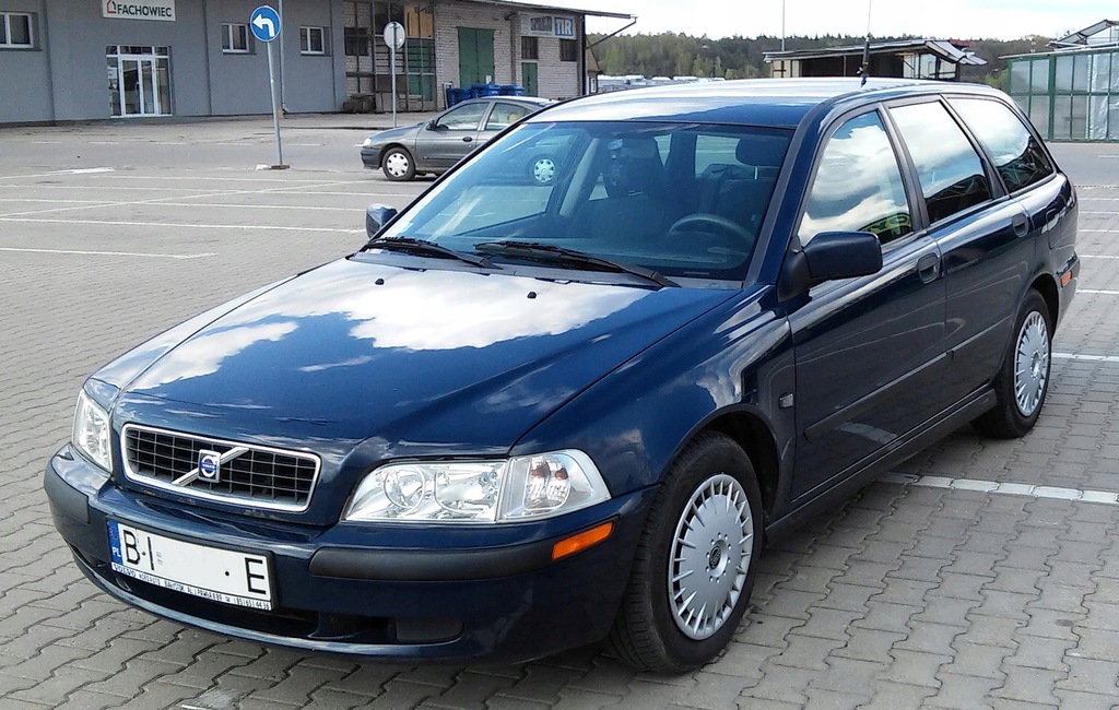 Volvo V40 2003 1,9TD 102KM, klimatyzacja, tempomat