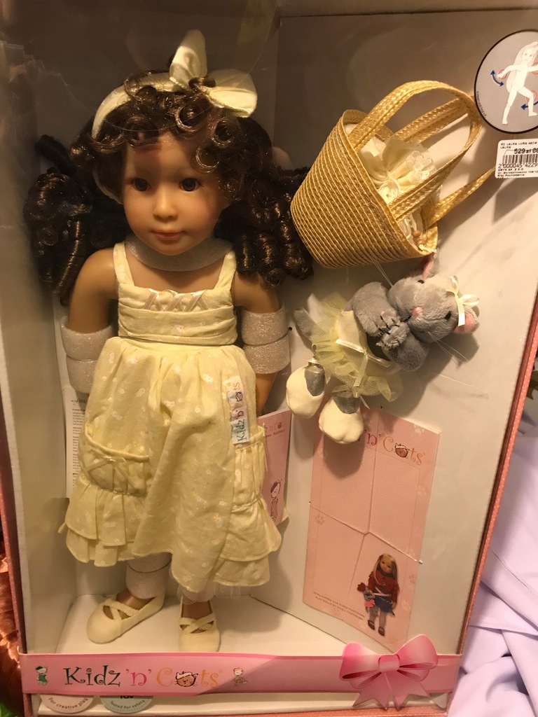 Kidz n cats, Laura, lol Barbie.