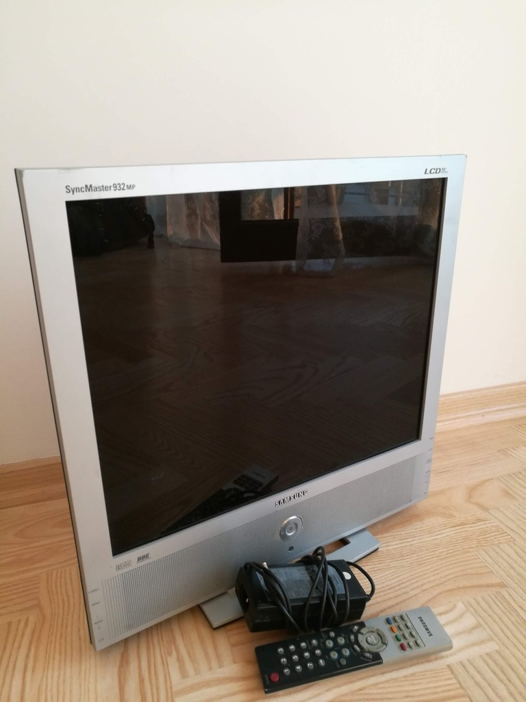 SAMSUNG 932MP -
