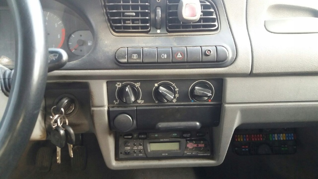 PANEL NAWIEWU SKODA FELICIA 1.6 MPI