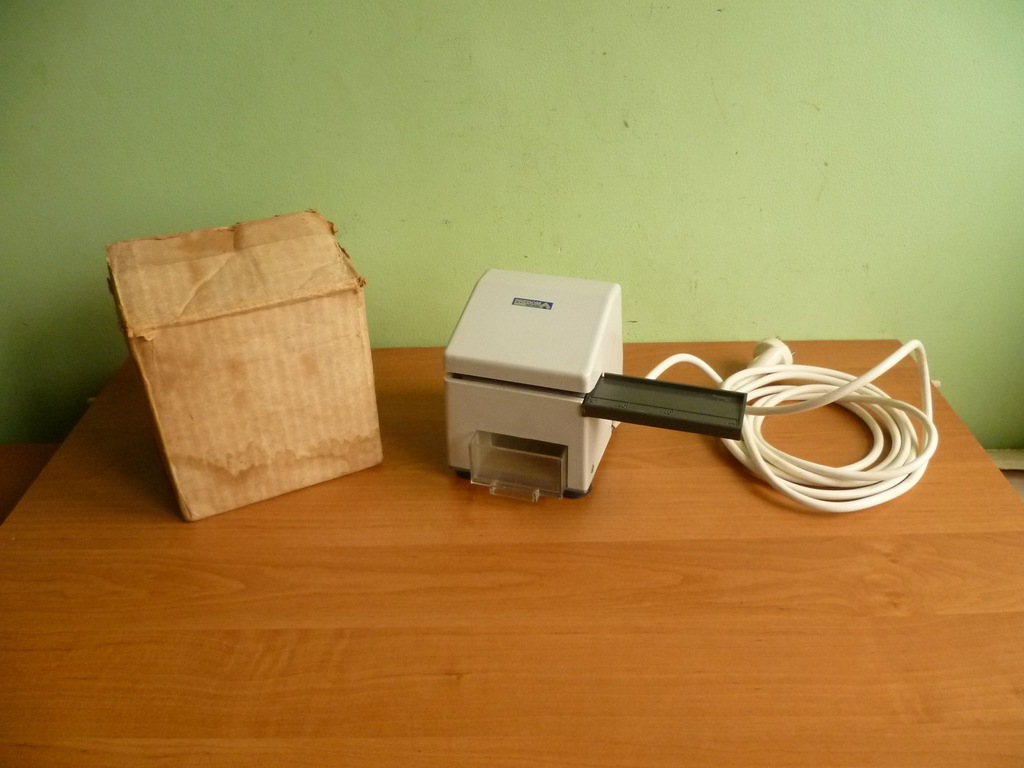 Dziurkacz elektryczny PREDOM-METRON Unikat Zobacz