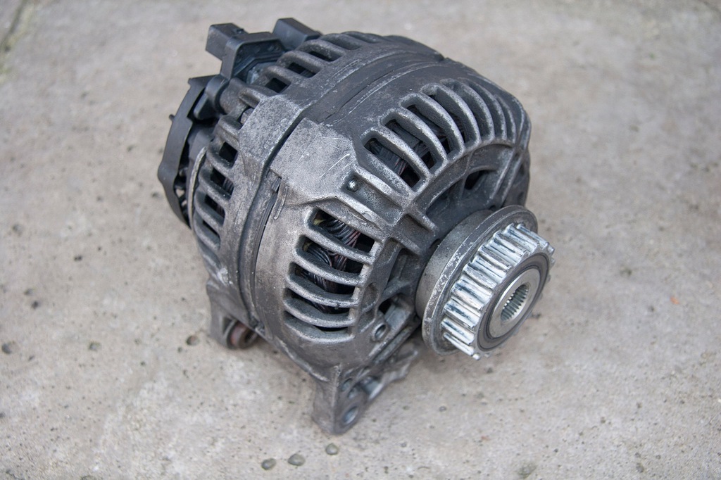 Alternator VW T5 2.5 TDI po regeneracji 070903024F 7121460312