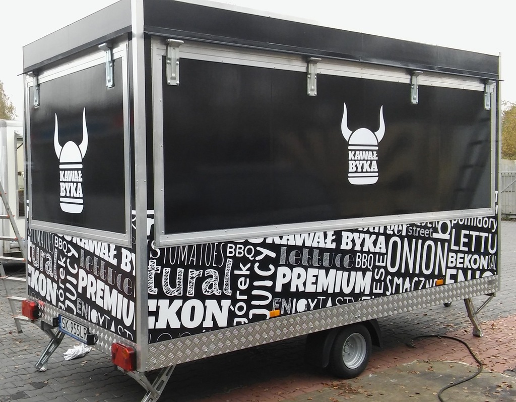 Oklejanie przyczep, naczep, food-truck samochodów