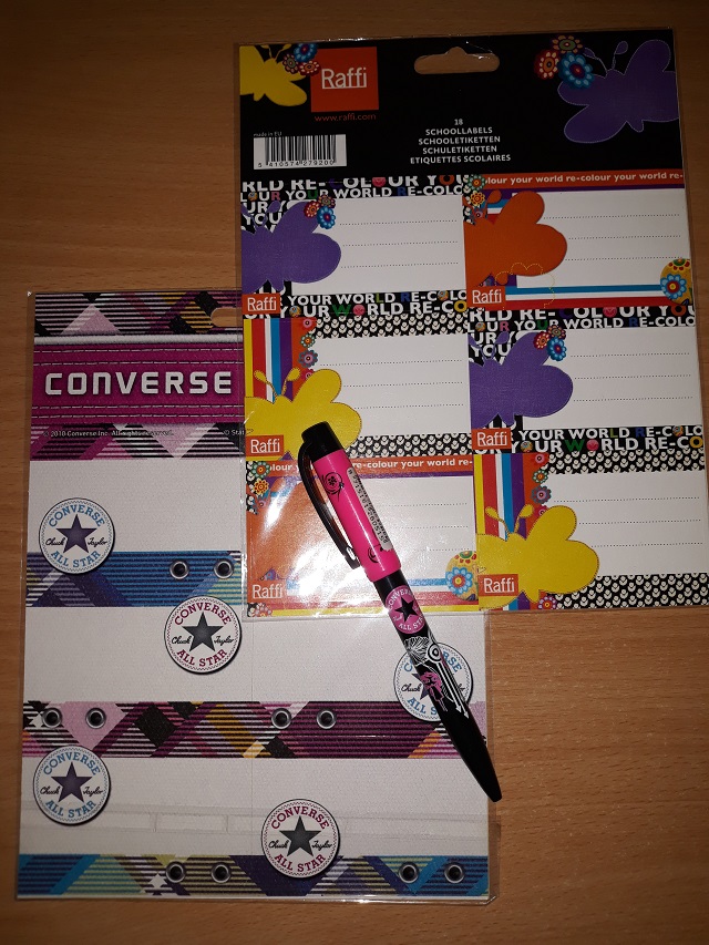 Zestaw Converse Raffi naklejki na zeszyt długopis