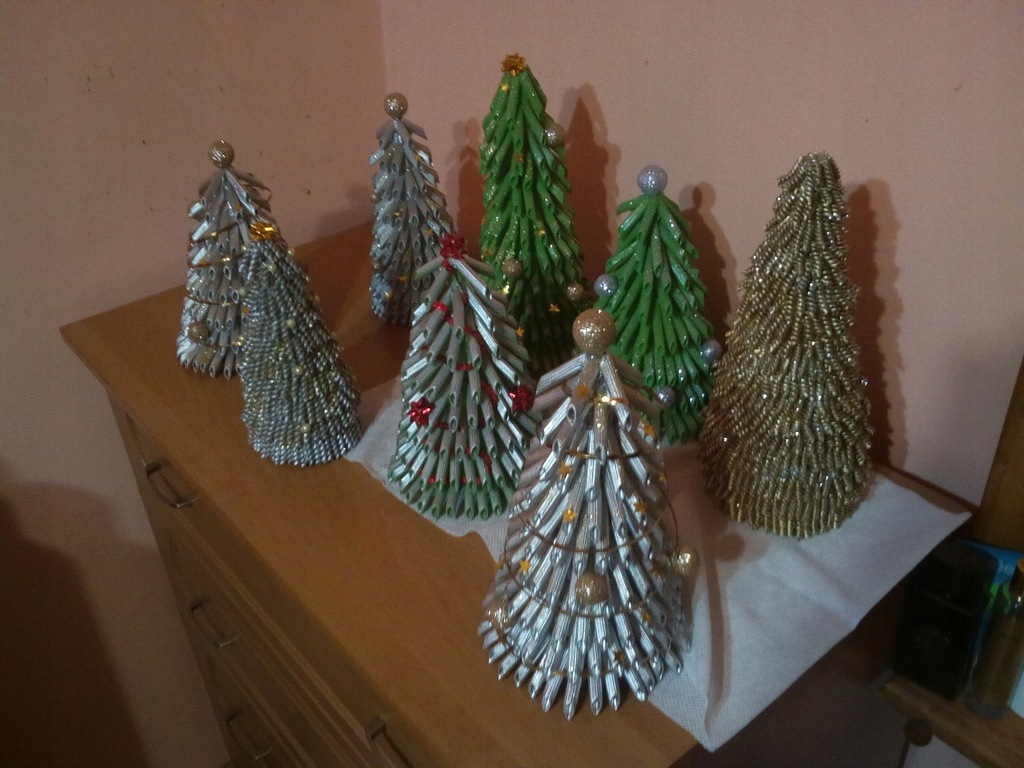 Choinki z makaronu ręcznie robione.