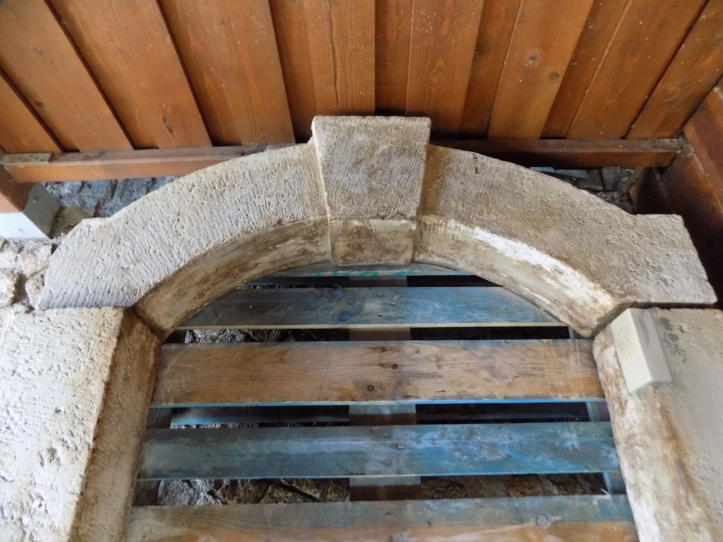 BAROKOWY PORTAL Z PIASKOWCA WYSOKOŚĆ 215 CM