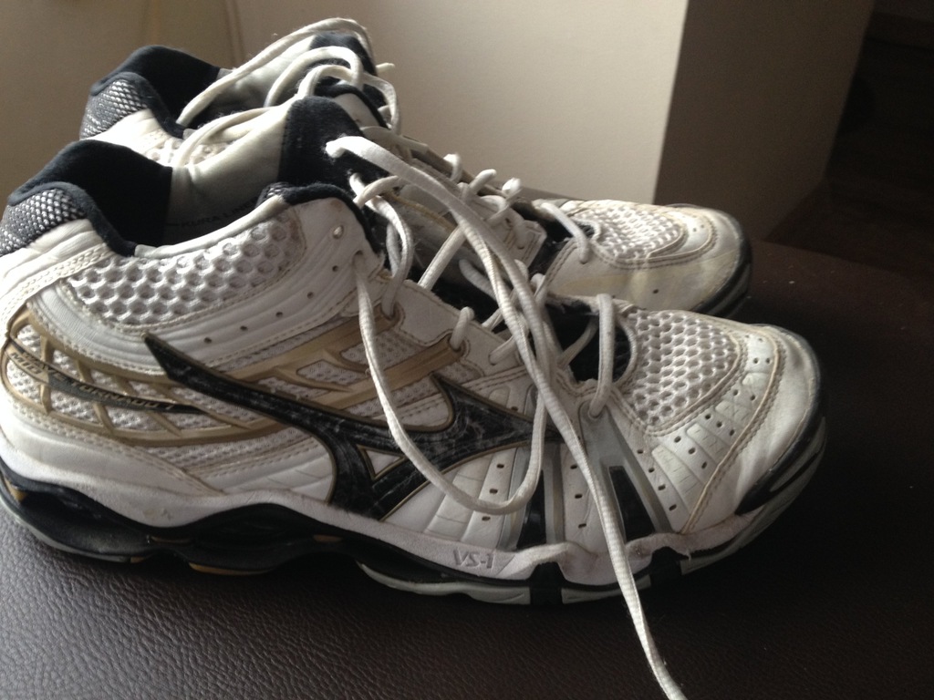 Mizuno tornado shop 7 mid