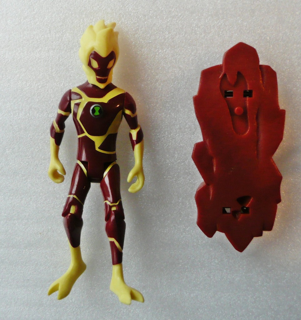 BANDAI BEN 10 ALIEN FORCE INFERNO + karta + deska