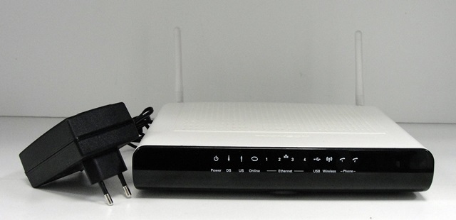 ROUTER THOMSON TWG870UG
