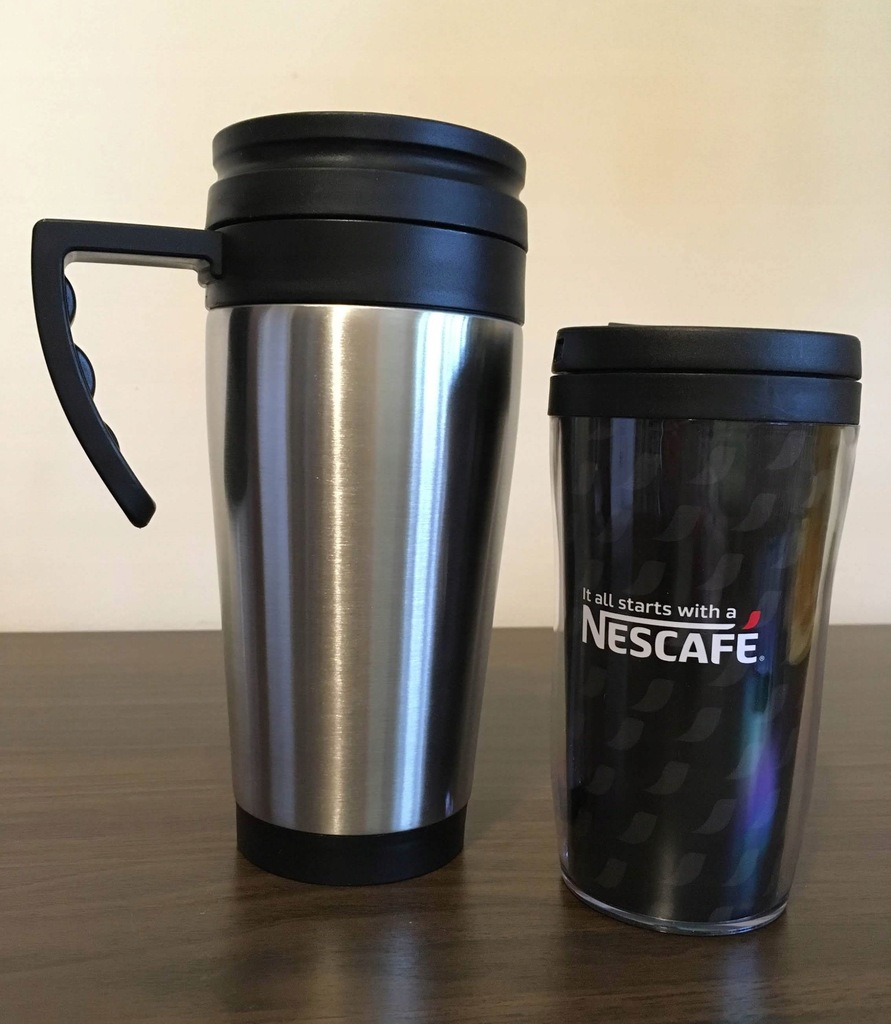 Kubek termiczny i kubek Nescafe