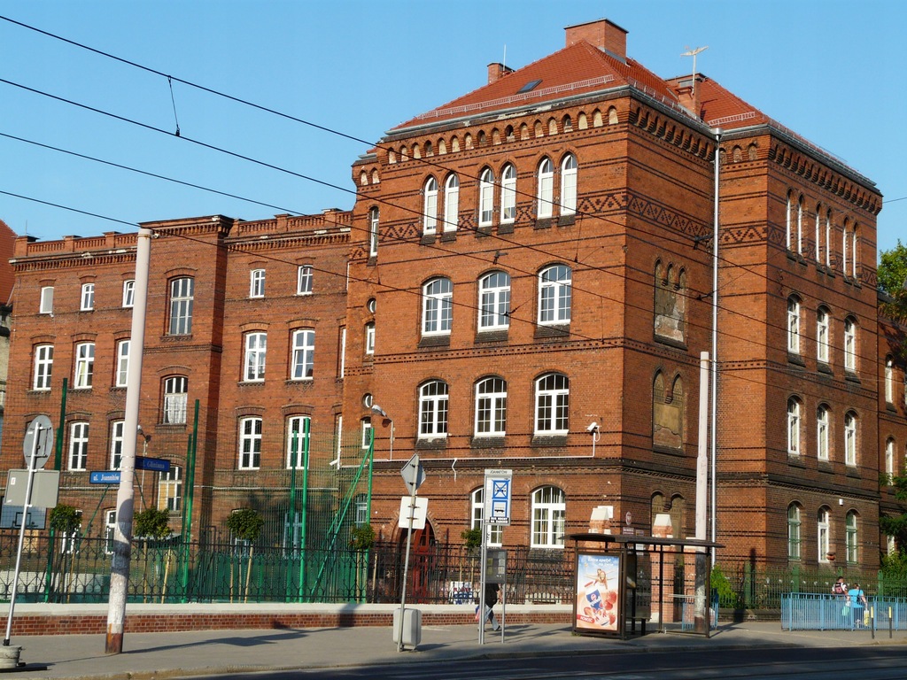 WROCŁAW UL. GLINIANA SZKOŁA ZDJĘCIE