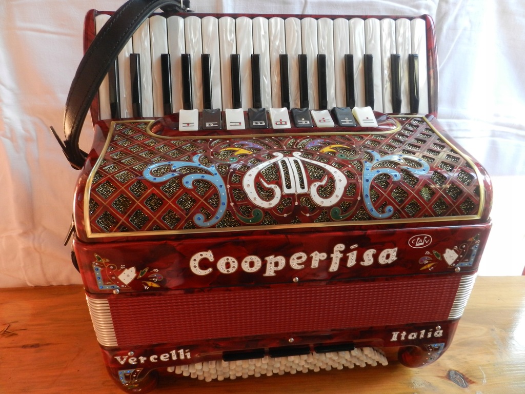 Akordeon Cooperfisa 96 basów, 4 chórowy, igła.