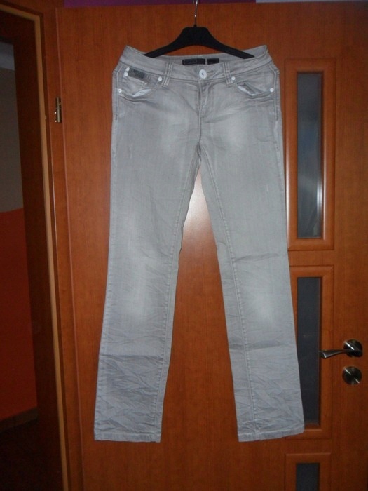 Szare jeansy Rozm.28