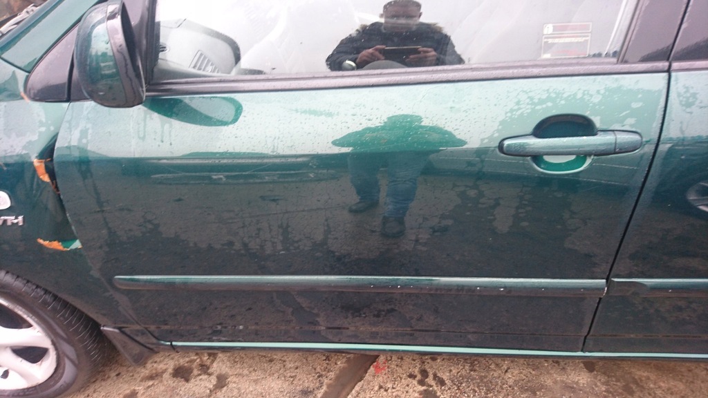 toyota corolla e12 DRZWI LEWE PRZEDNIE KOD 6R4