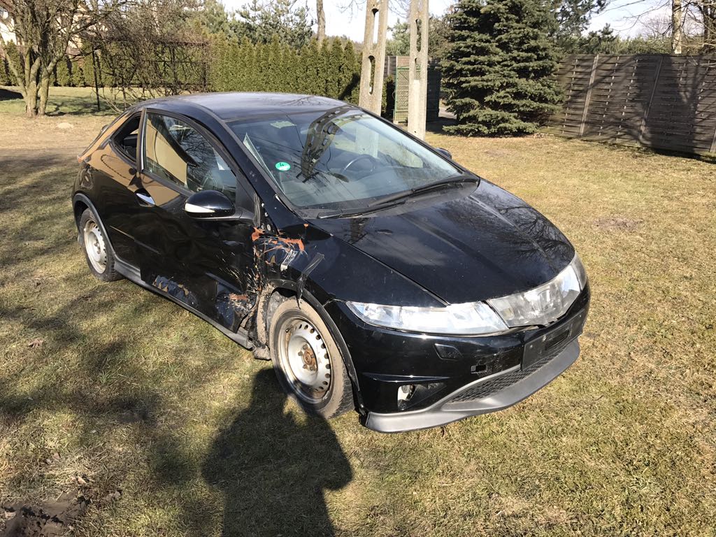 Honda Civic UFO Type S xenon uszkodzona, deska OK