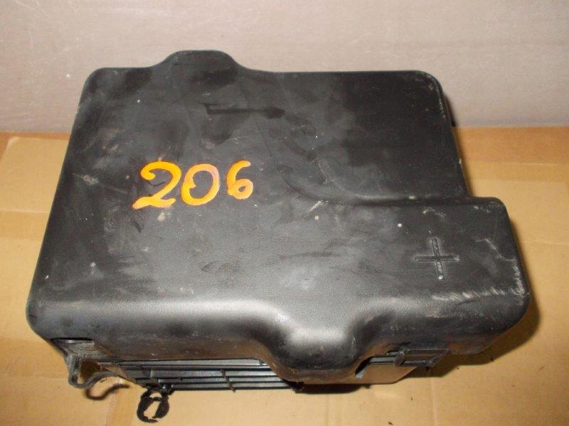 Obudowa akumulatora Peugeot 206 1.4 benzyna *