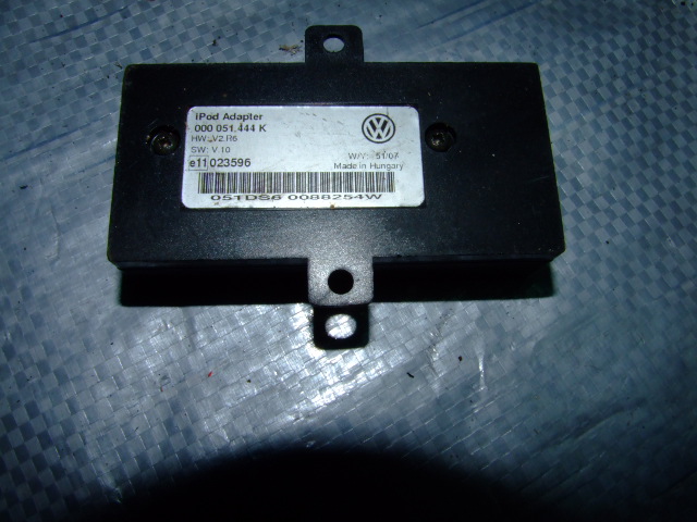 IPOD ADAPTER VW 000051444K