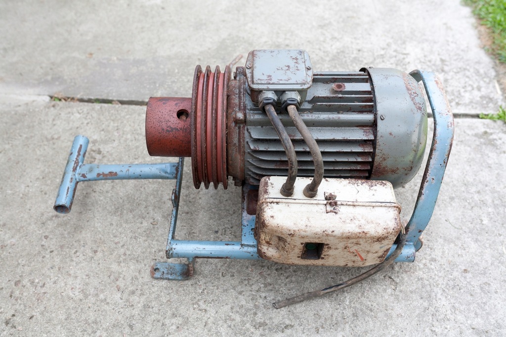 Silnik Tamel 7,5kW na wózku od rozdrabiacza Bąk