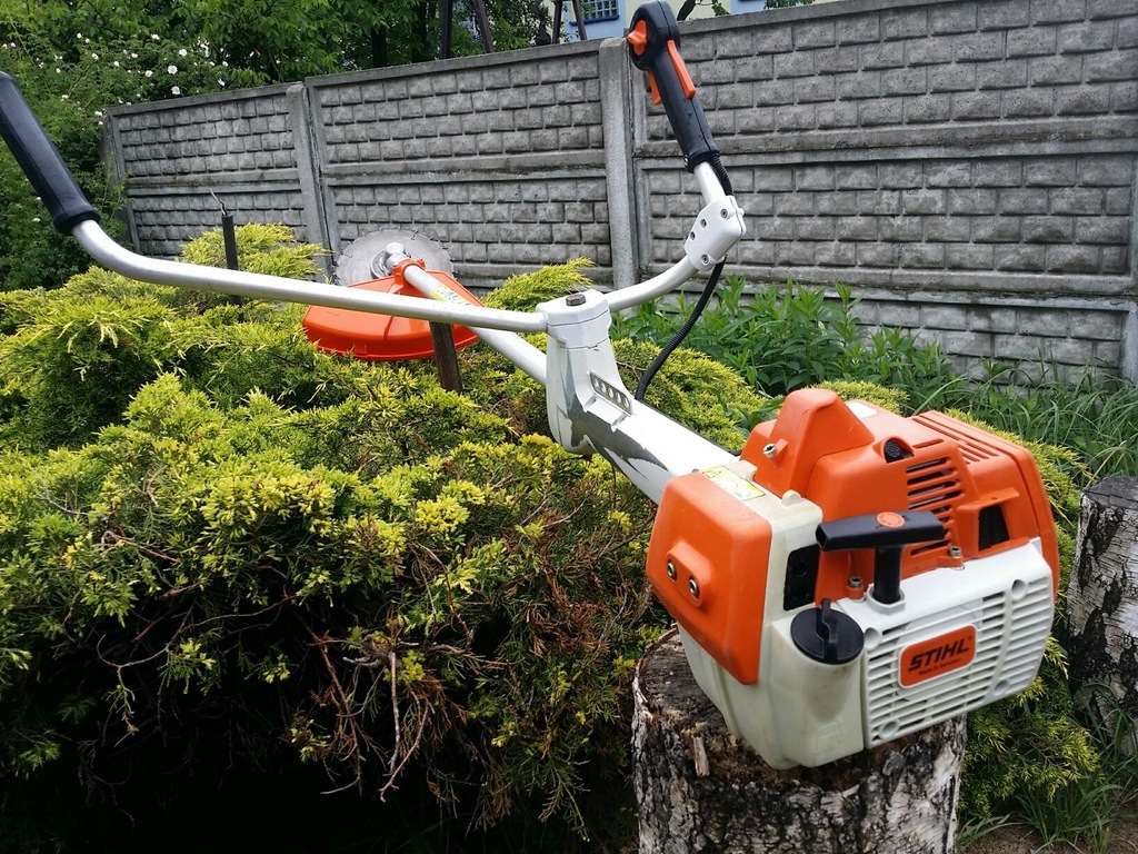 Кусторез штиль. Stihl FS 550. Триммер Stihl FS 550. Коса штиль FS 550. Штиль 550 триммер.