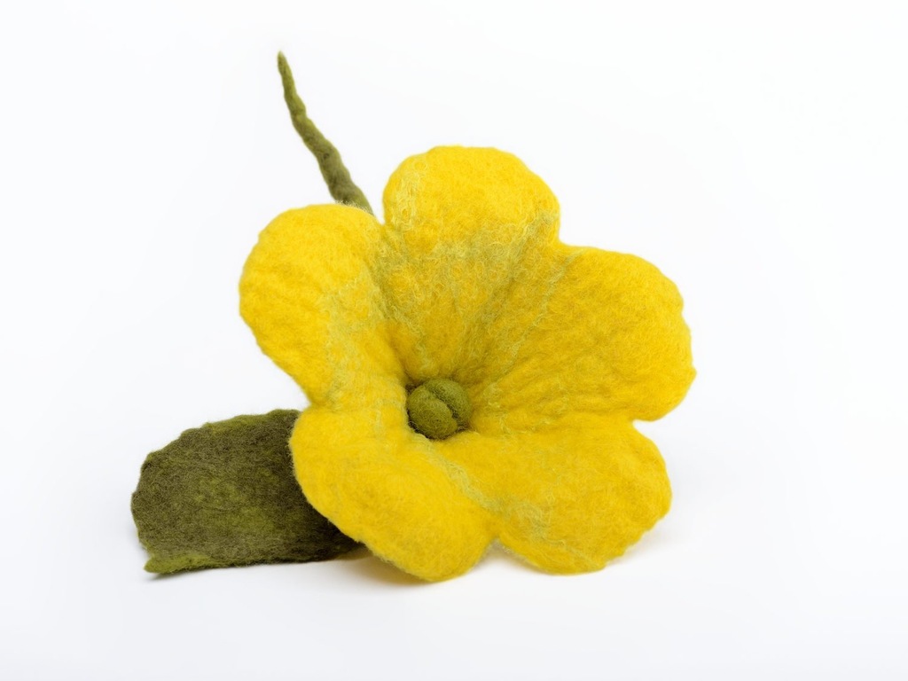 Optymistyczna żółta broszka filcowa JASKIER kwiat