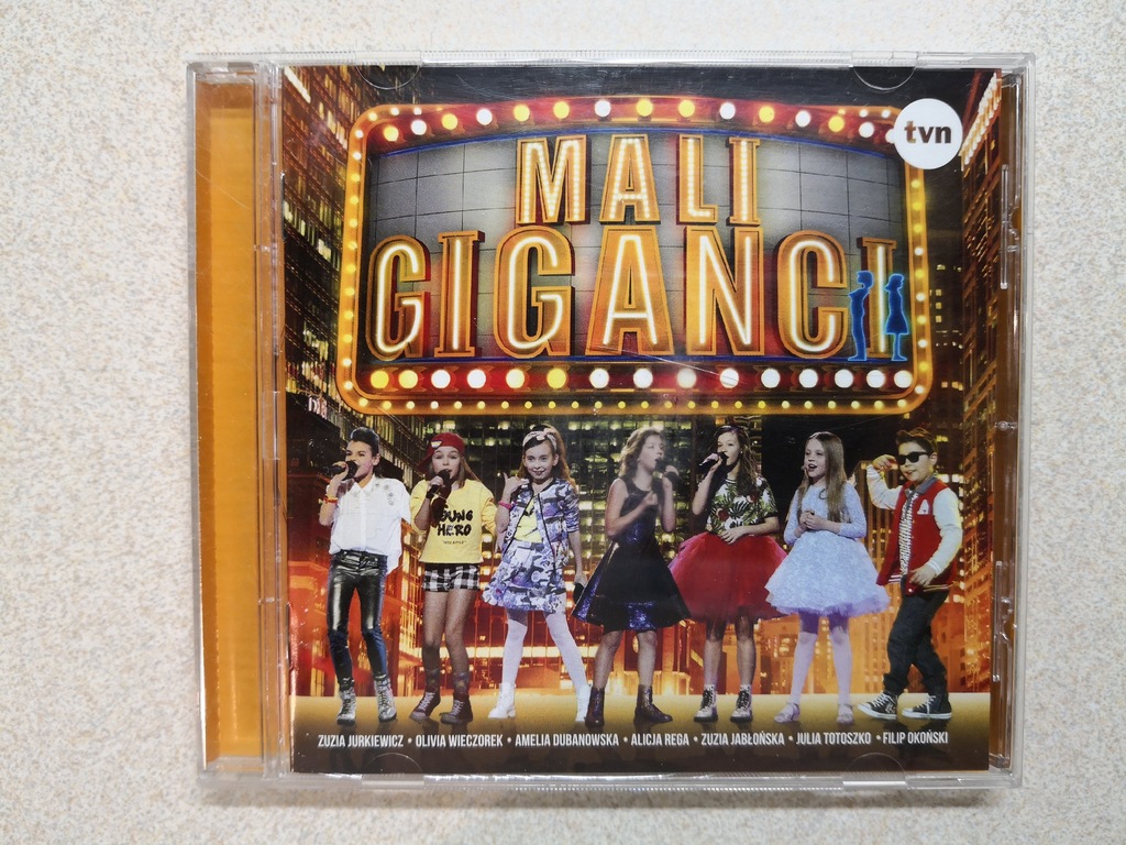 MALI GIGANCI CD PIOSENKI Z PROGRAMU !!!!!!