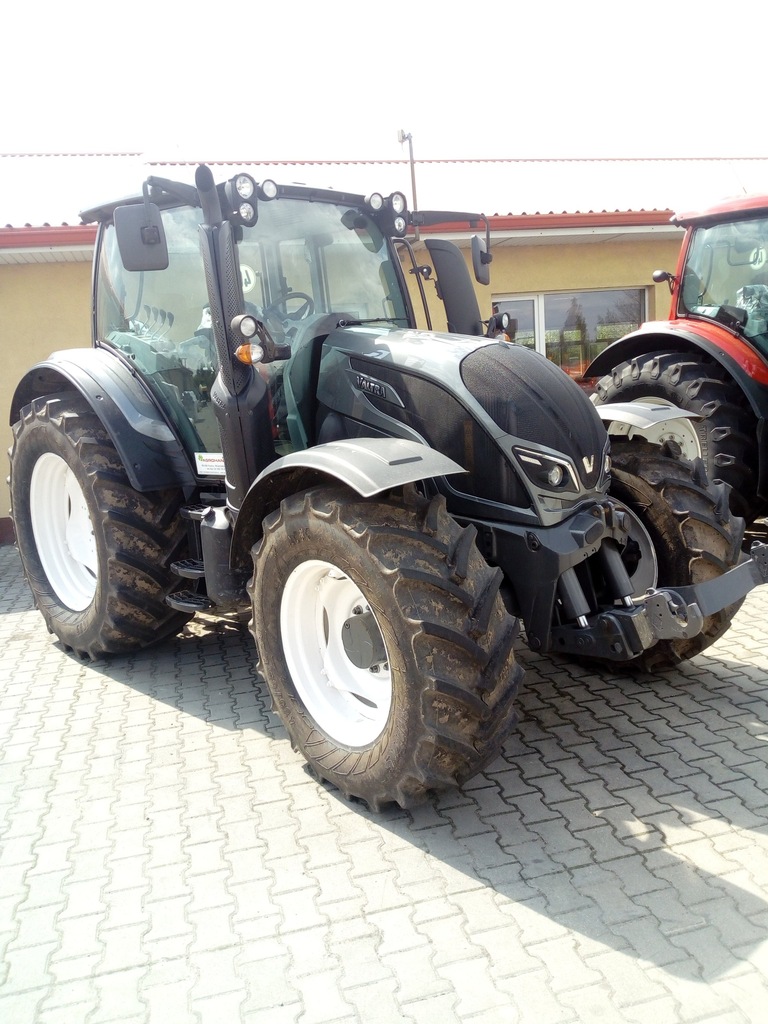 CIĄGNIK ROLNICZY VALTRA MODEL N114EH5