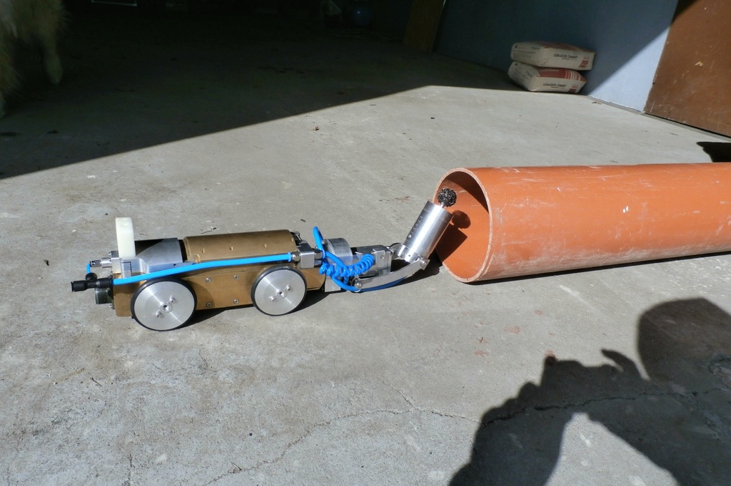 Robot frezujący do kanalizacji