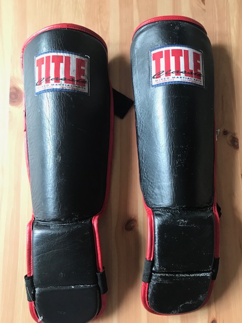 Ochraniacze skórzane na piszczele i stopy Title XL