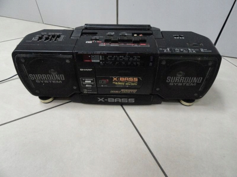 RADIO SHARP WQ-352HT