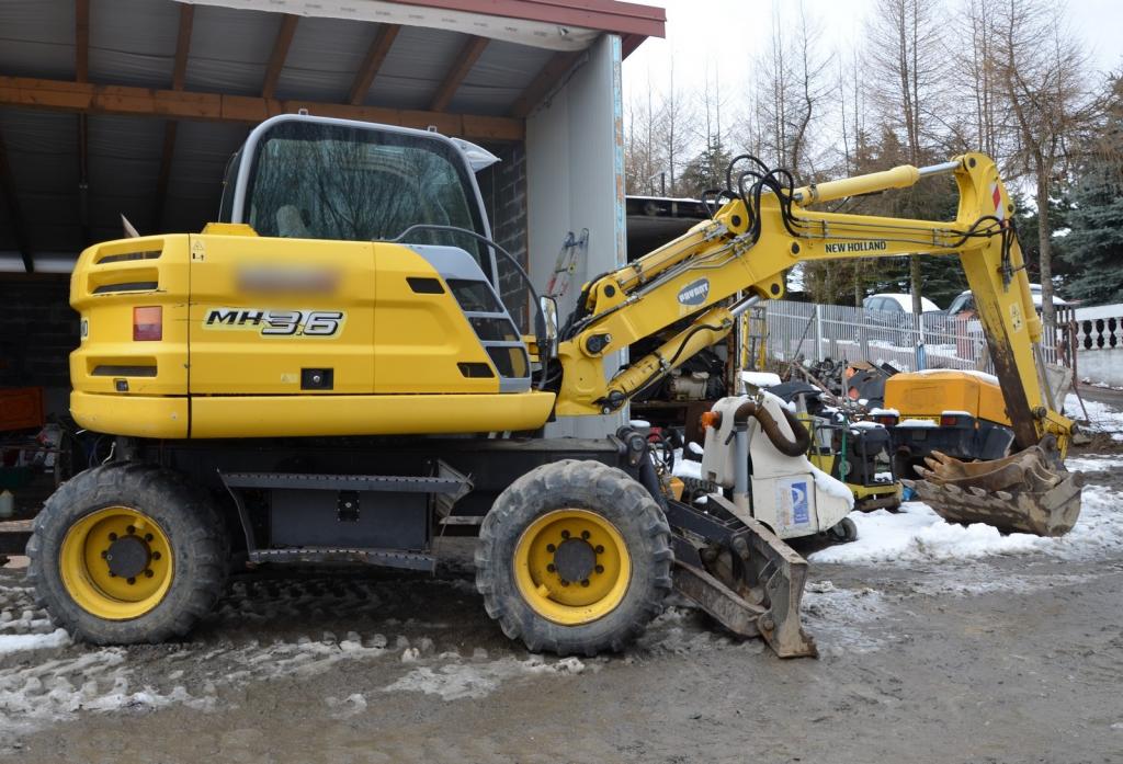 KOPARKA KOŁOWA NEW HOLLAND MH3.6 2006 R. 13 TON