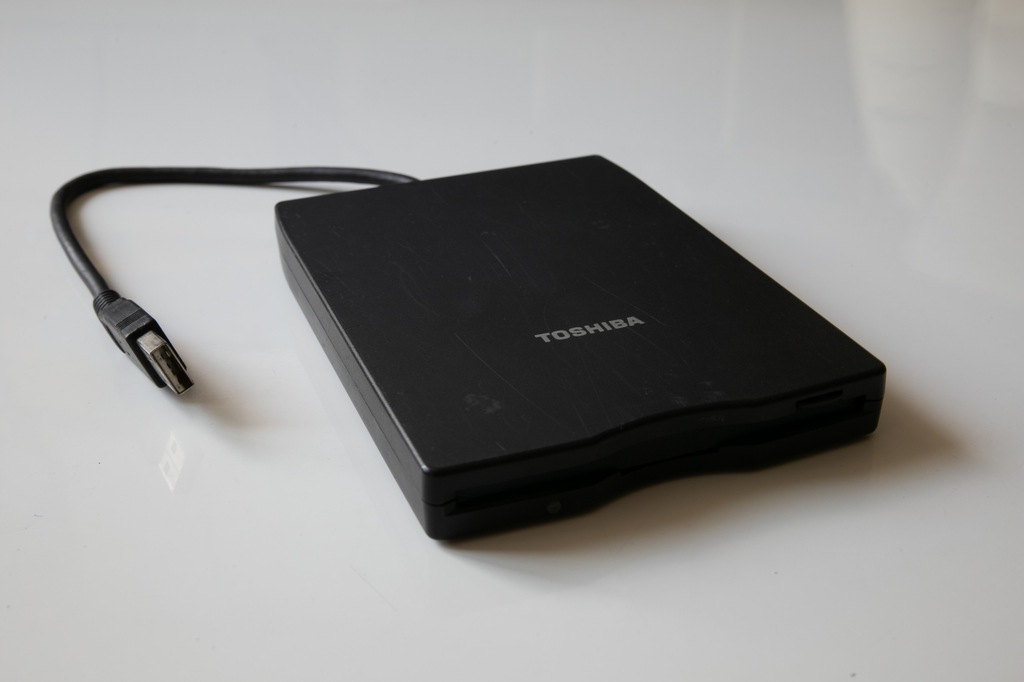 TOSHIBA USB FDD Kit - Zewnętrzny napęd dyskietek