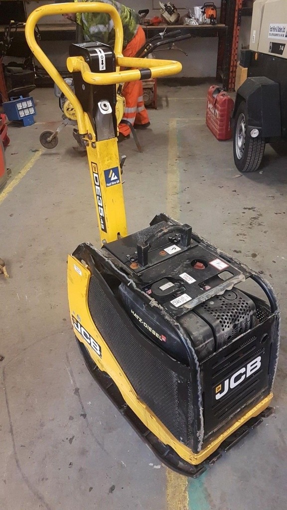 ZAGESZCZARKA JCB 240KG HATZ ROZRUSZNIK DE35-42
