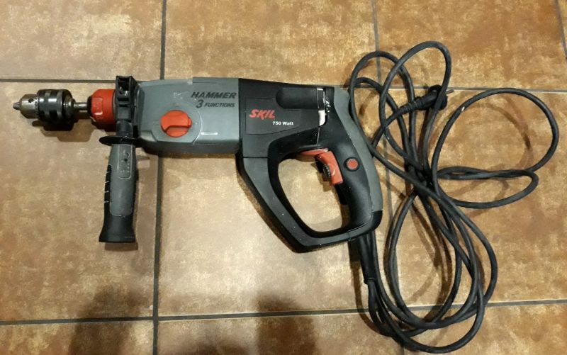 MŁOTOWIERTARKA SKILL 750W