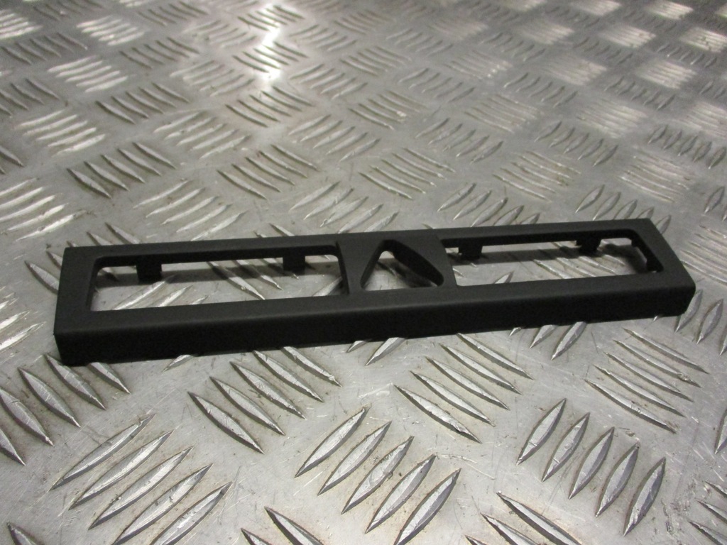 Audi A3 8P 2DIN Ramka Konsoli Środkowej 8P0863321C