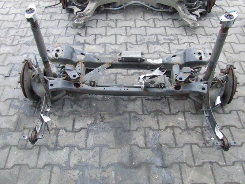 VOLVO V50 2.0 D ZAWIESZENIE BELKA TYŁ KOMPLET