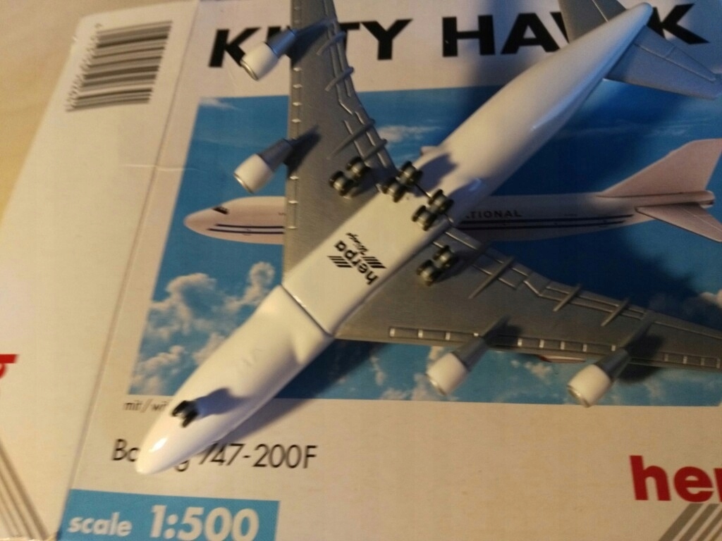 Купить Модель самолета Boeing 747 Kitty Hawk 1-500 Herpa: отзывы, фото, характеристики в интерне-магазине Aredi.ru