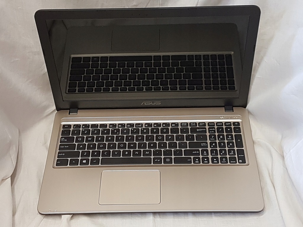 ASUS A540LJ-XX670T i3-5005U 4GB 1TB GF920M Win10
