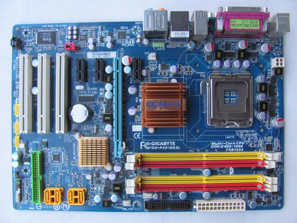 Поддержка процессоров материнской платы gigabyte. Gigabyte p35-ds3l. 775 Gigabyte ga-p35-ds3l. Ga-p35-ds3l ATX. Gigabyte ga p35 ds3.